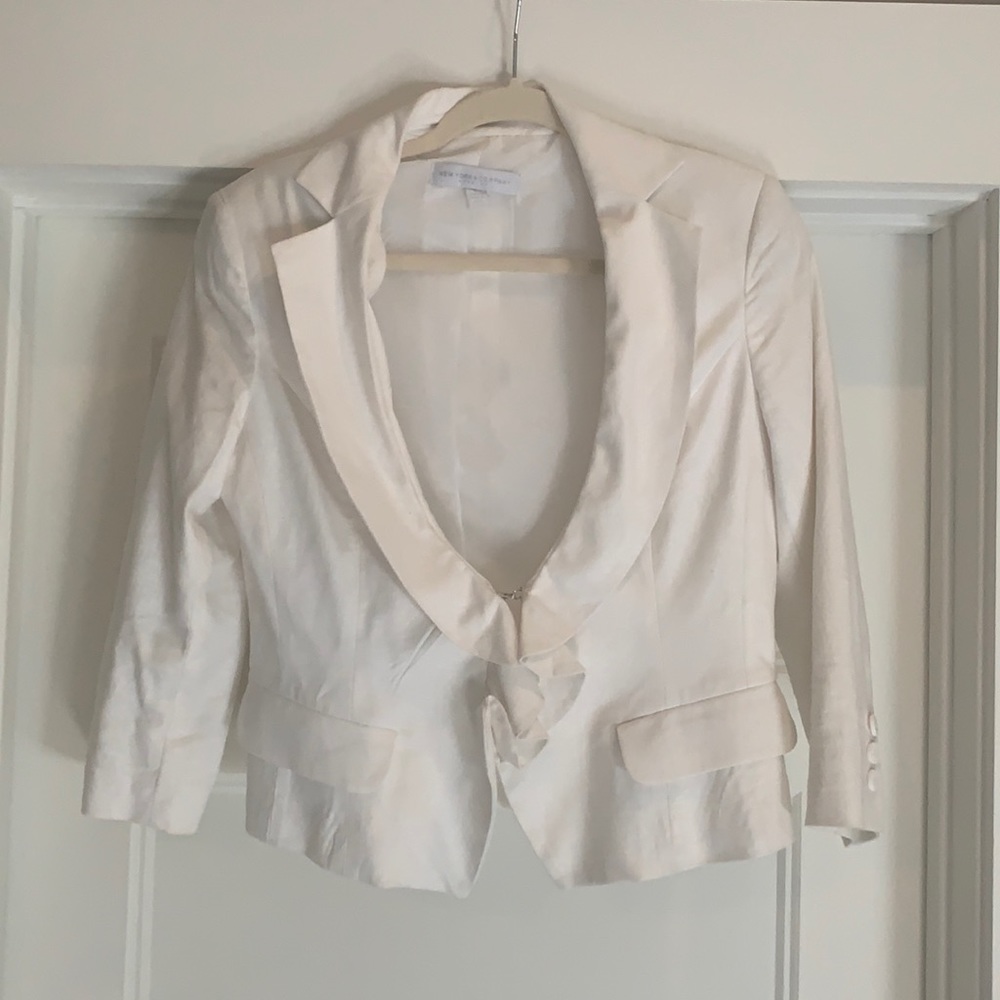 New York & company stretch white blazer. Size 6